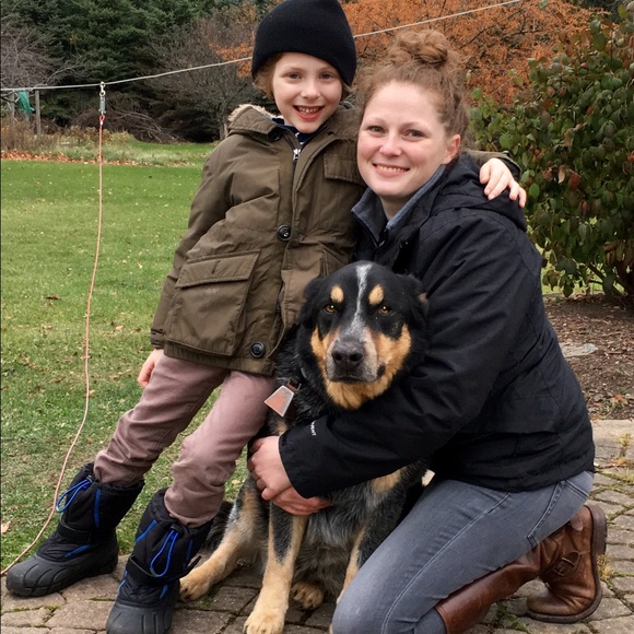 Meet your Posher, Ellie - Picture 2 of 6